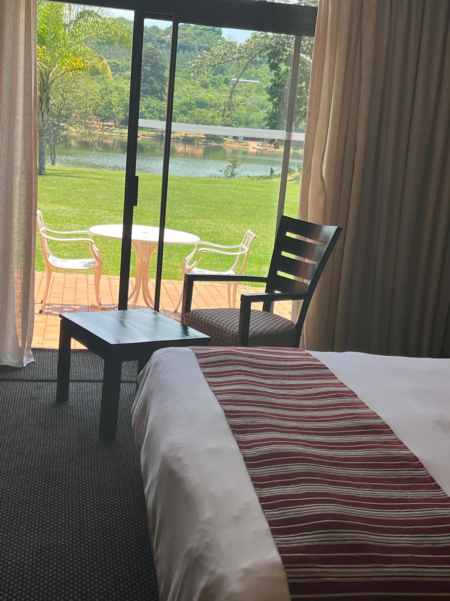 African Sky Hotels - Pine Lake Inn White River Eksteriør billede