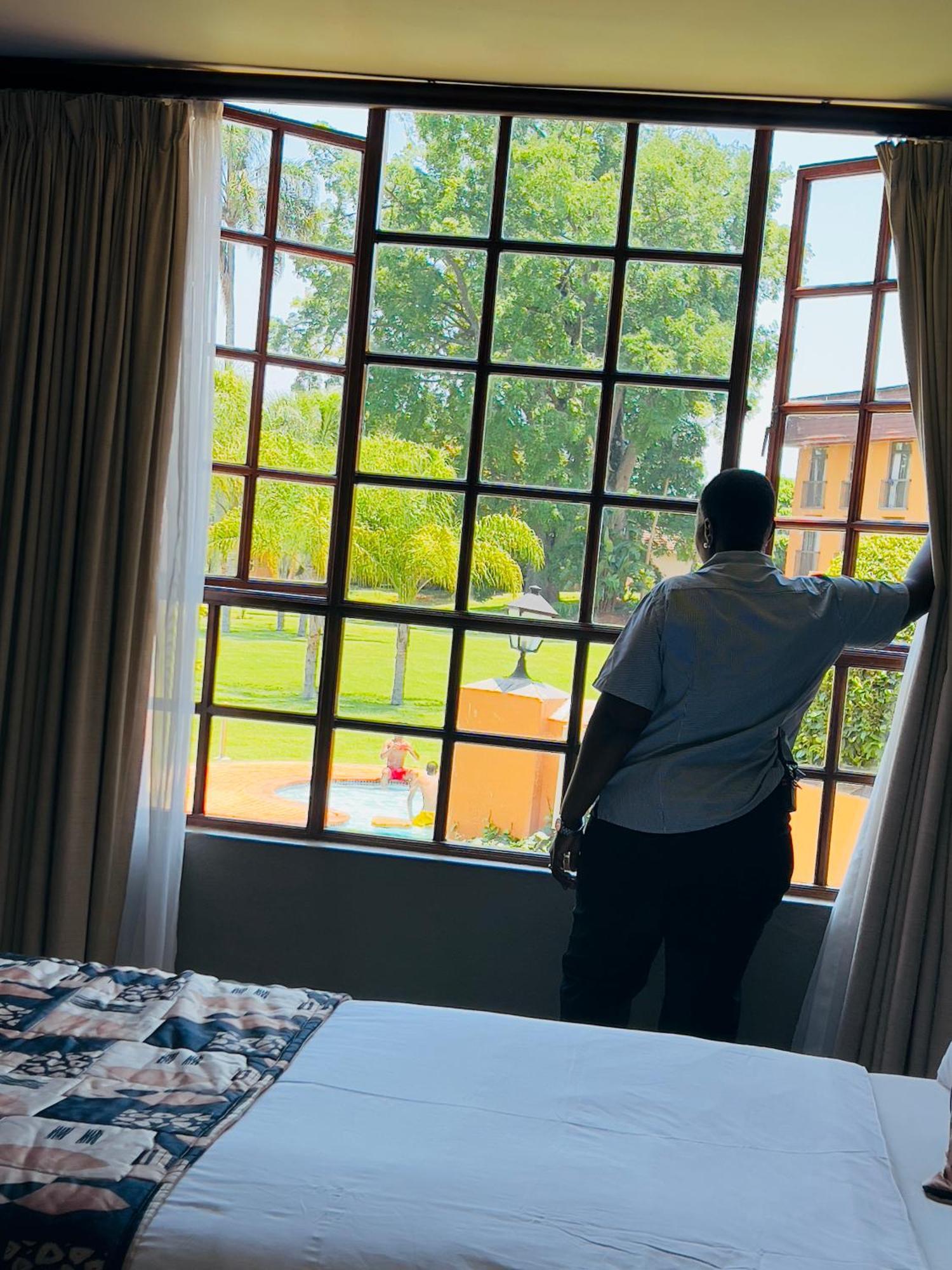 African Sky Hotels - Pine Lake Inn White River Eksteriør billede