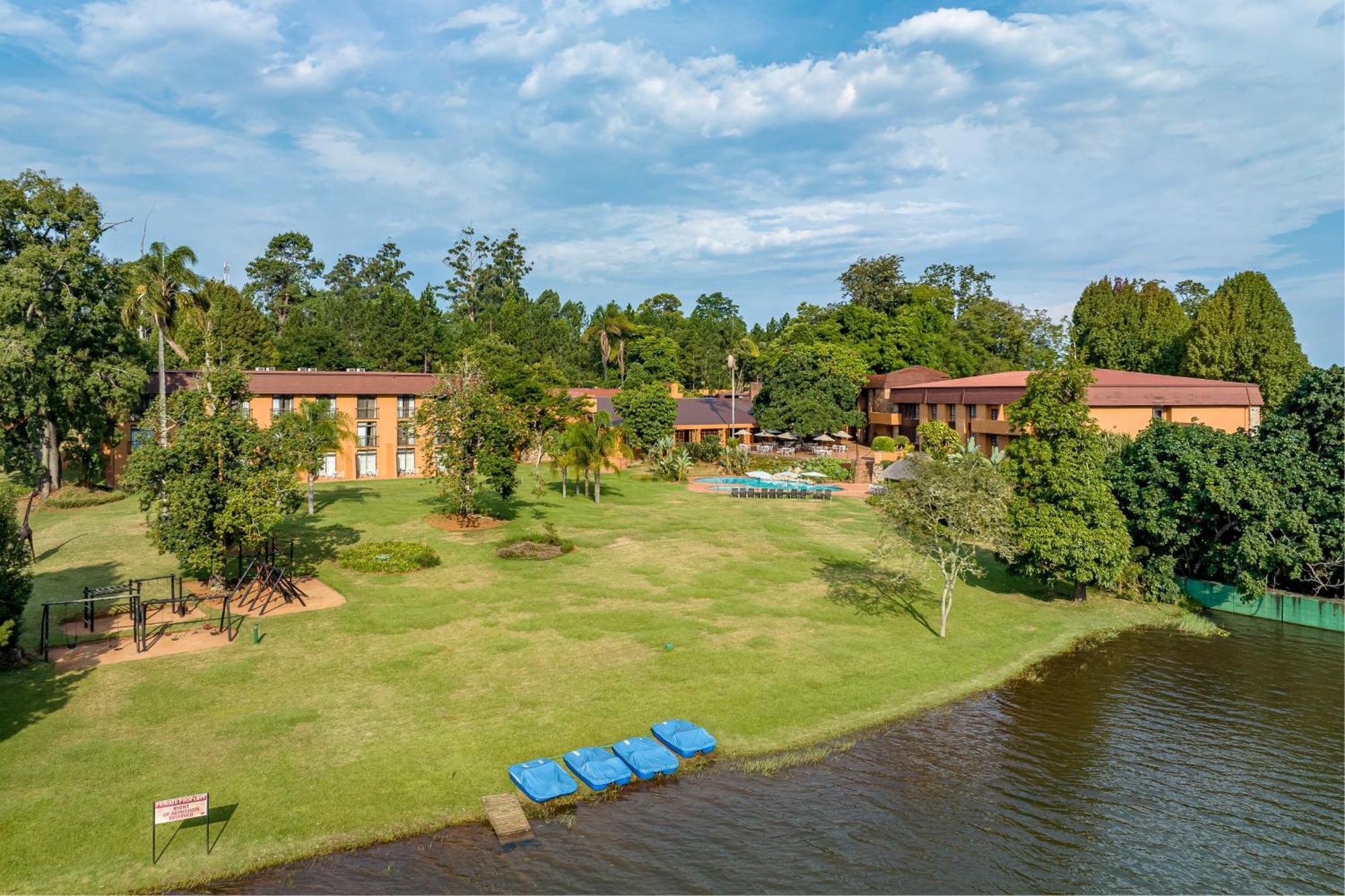 African Sky Hotels - Pine Lake Inn White River Eksteriør billede