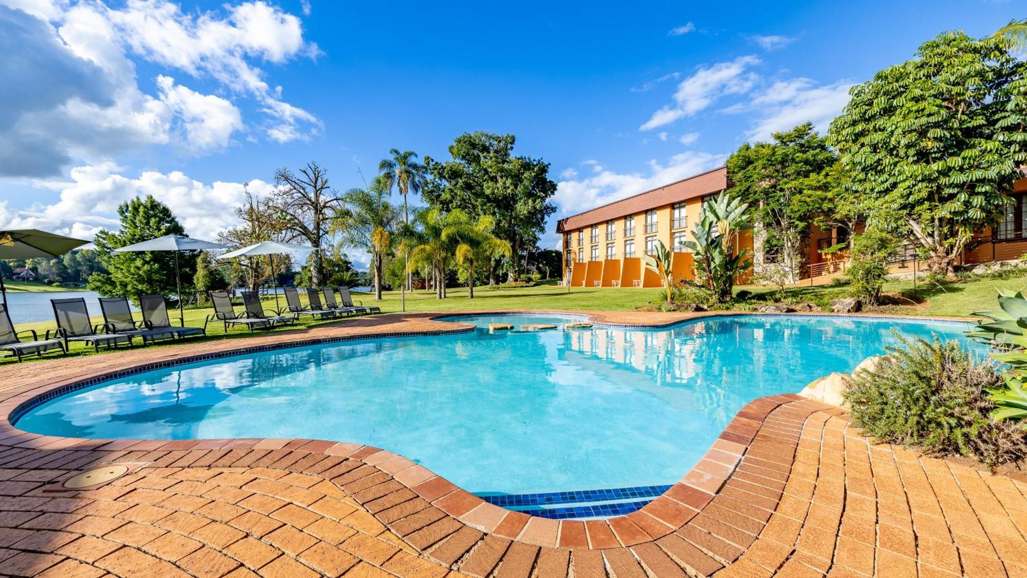 African Sky Hotels - Pine Lake Inn White River Eksteriør billede
