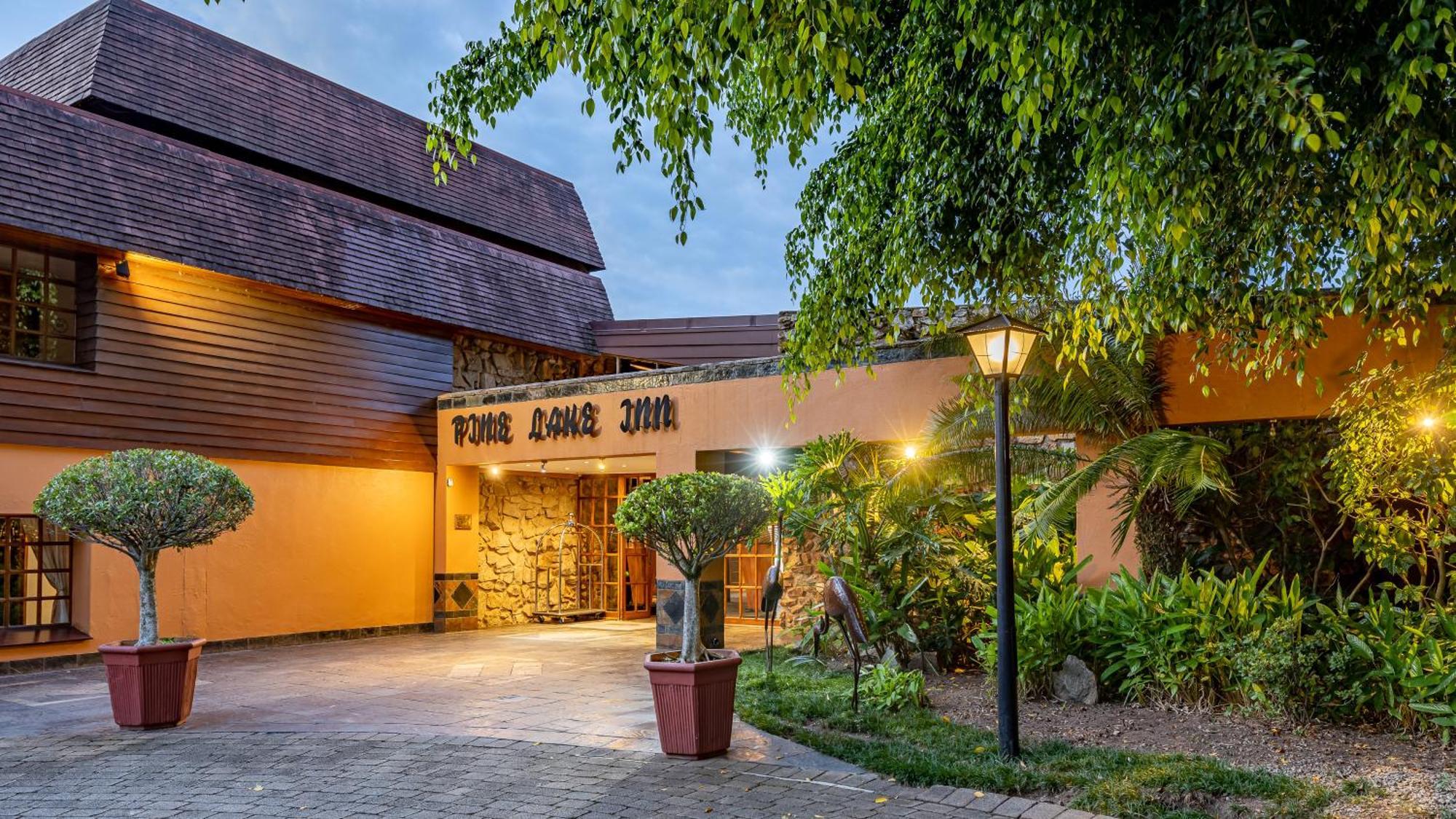 African Sky Hotels - Pine Lake Inn White River Eksteriør billede