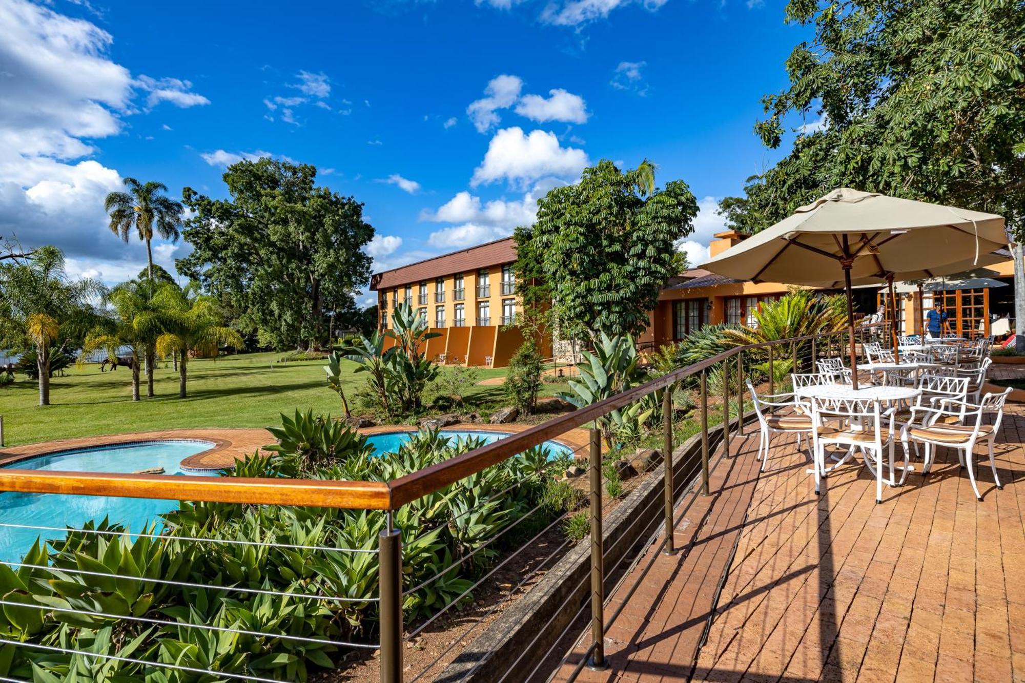 African Sky Hotels - Pine Lake Inn White River Eksteriør billede