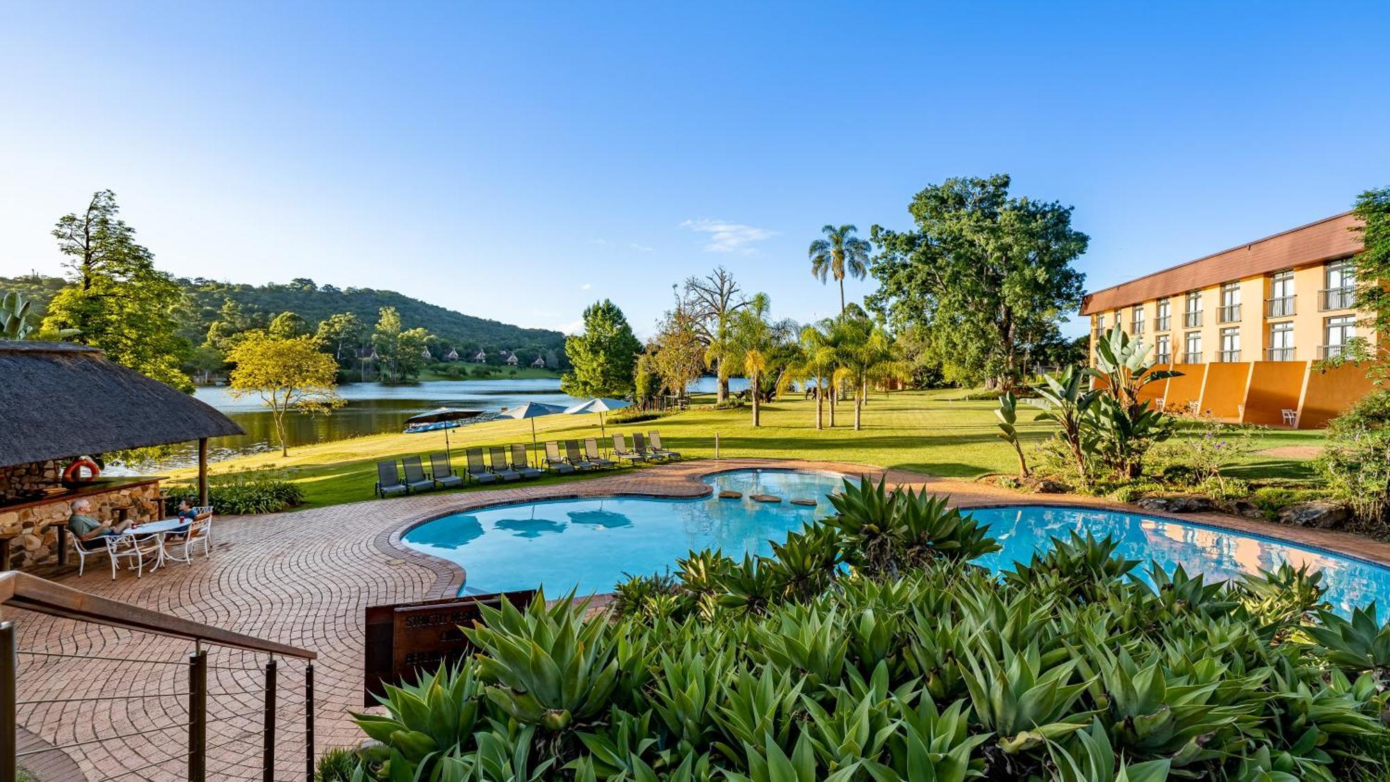 African Sky Hotels - Pine Lake Inn White River Eksteriør billede